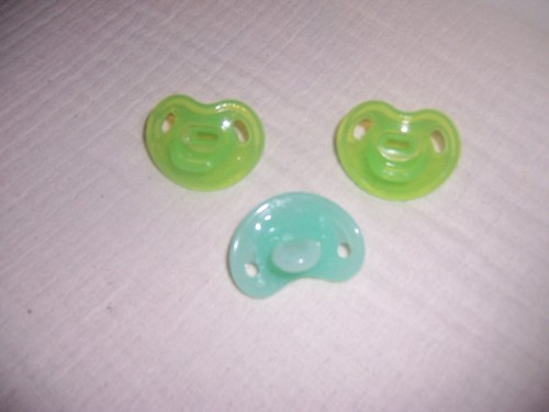 Nuk pacifier green lot