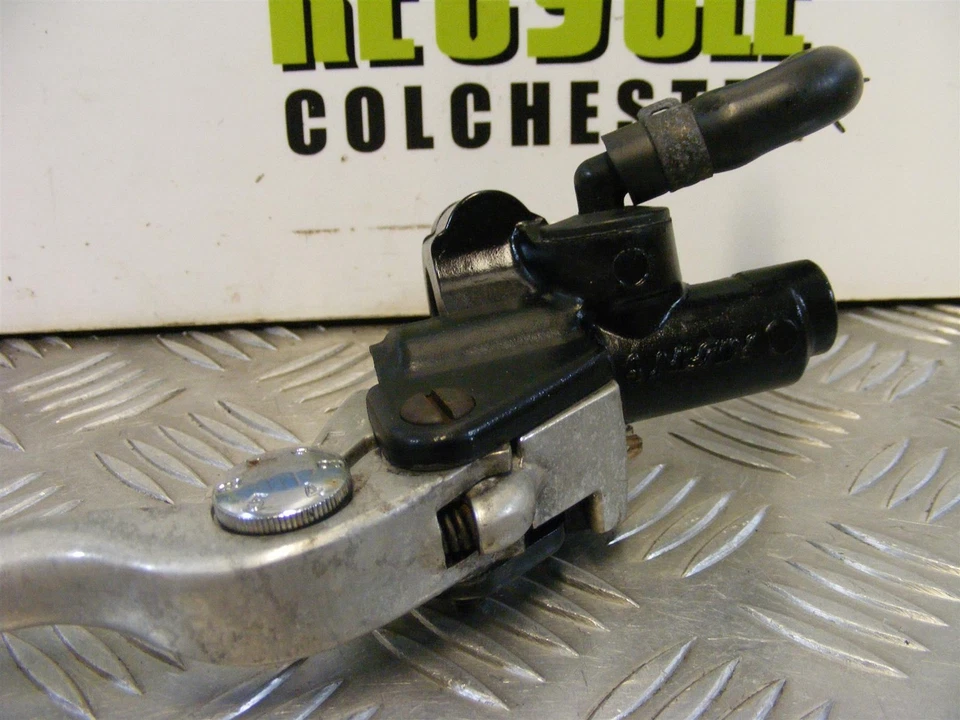 Cilindro maestro de freno delantero Suzuki GSXR 750 2000 a 2003 K1 K2 K3 GSXR750 B075 Foto 3 de 4