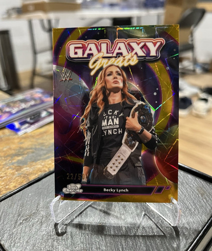 Topps WWE Topps Cosmic Chrome 2026 Becky Lynch Gold Galaxy Greats GG-22 /50 RAW