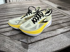 Brooks Hyperion Max 3 Men's Running Shoes Size 10.5 Medium Width Yellow