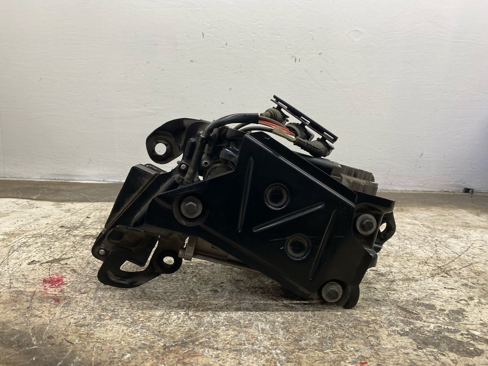 Bentley Flying Spur 2003-2018 Air suspension compressor