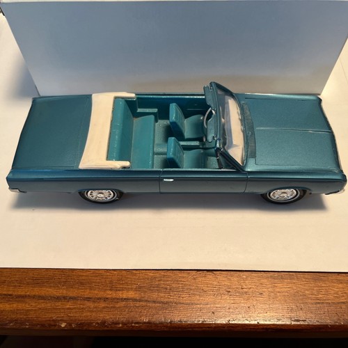 1964 Oldsmobile Cutlass Convertible Plastic Promo Model 1/25 Scale Blue - Picture 3 of 11