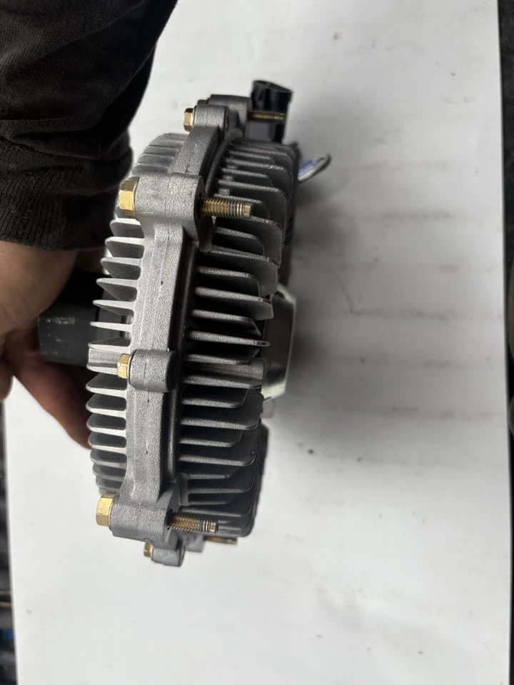 Embreagem de ventilador de refrigeração de motor Mopar original do fabricante para Ram 2500 3500 6.7L L6 2013-2018 - Imagem 4 de 4