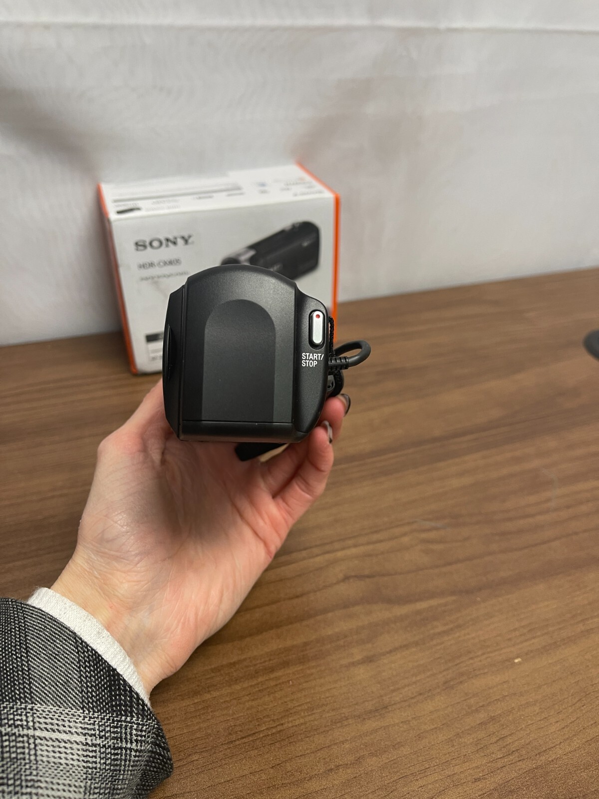 Sony Handycam HDRCX405 Black 9.2 MP HD 60x Clear Image Zoom Digital