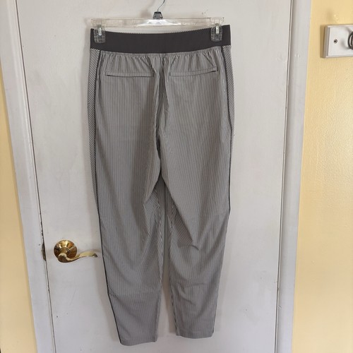 Pantaloni alla caviglia casual testurizzati Athleta Brooklyn donna TG 6 grigi e bianchi a righe - Foto 5 di 10