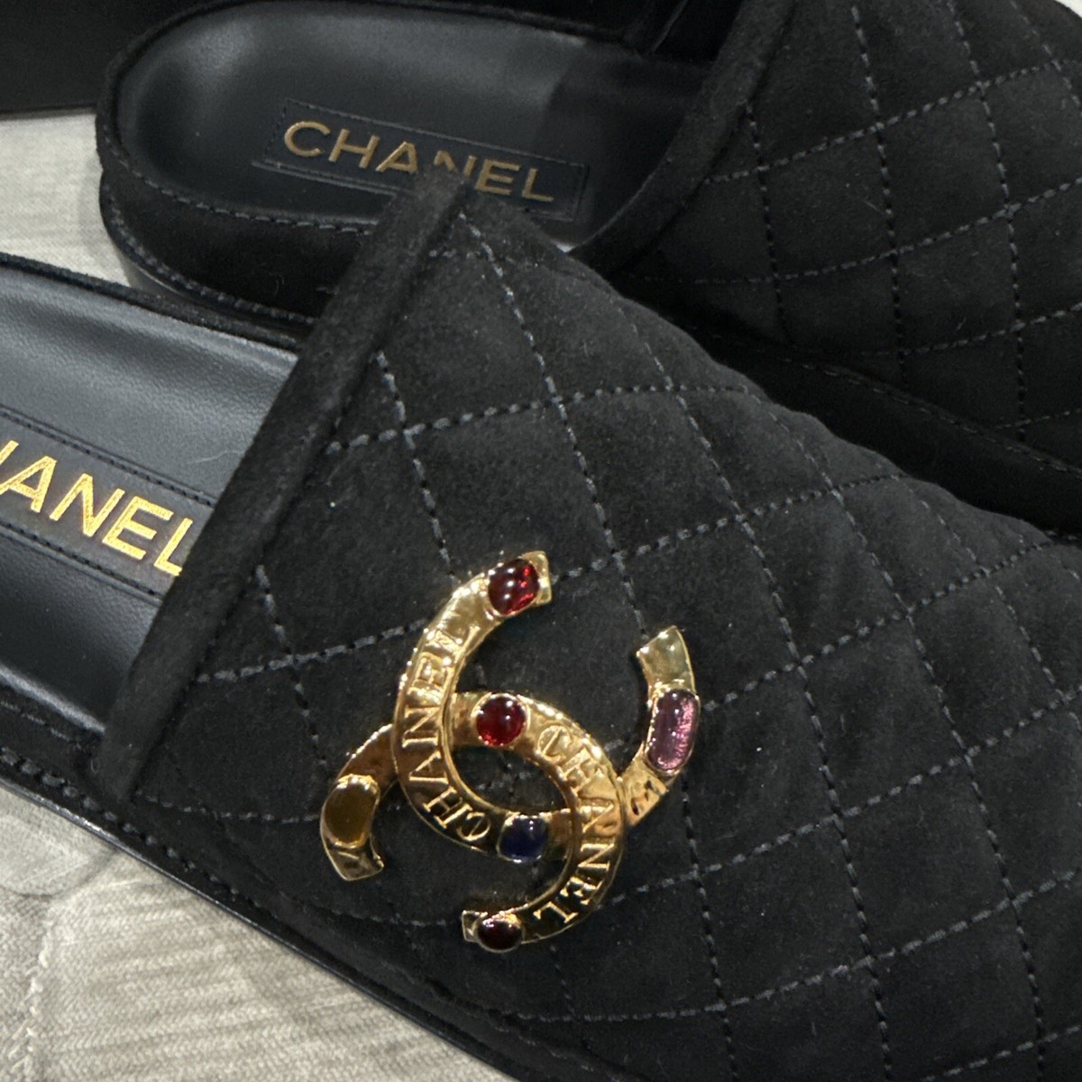 Chanel 2022 Interlocking CC Logo Suede Mules Women Sz 37.5
