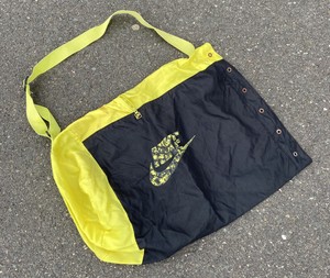 yellow string bag