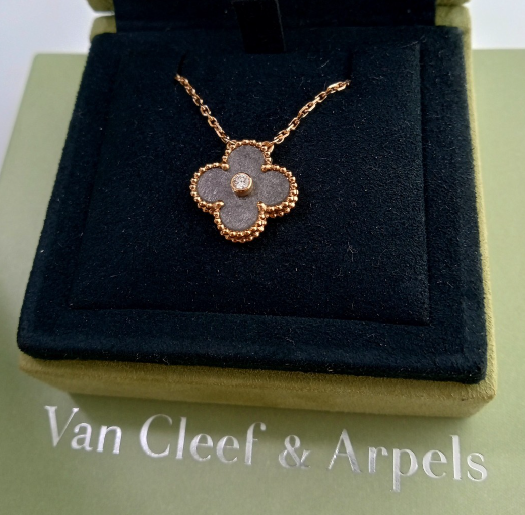 VAN CLEEF & ARPELS SILVER OBSIDIAN HOLIDAY 2023 NECKLACE 18K RG W