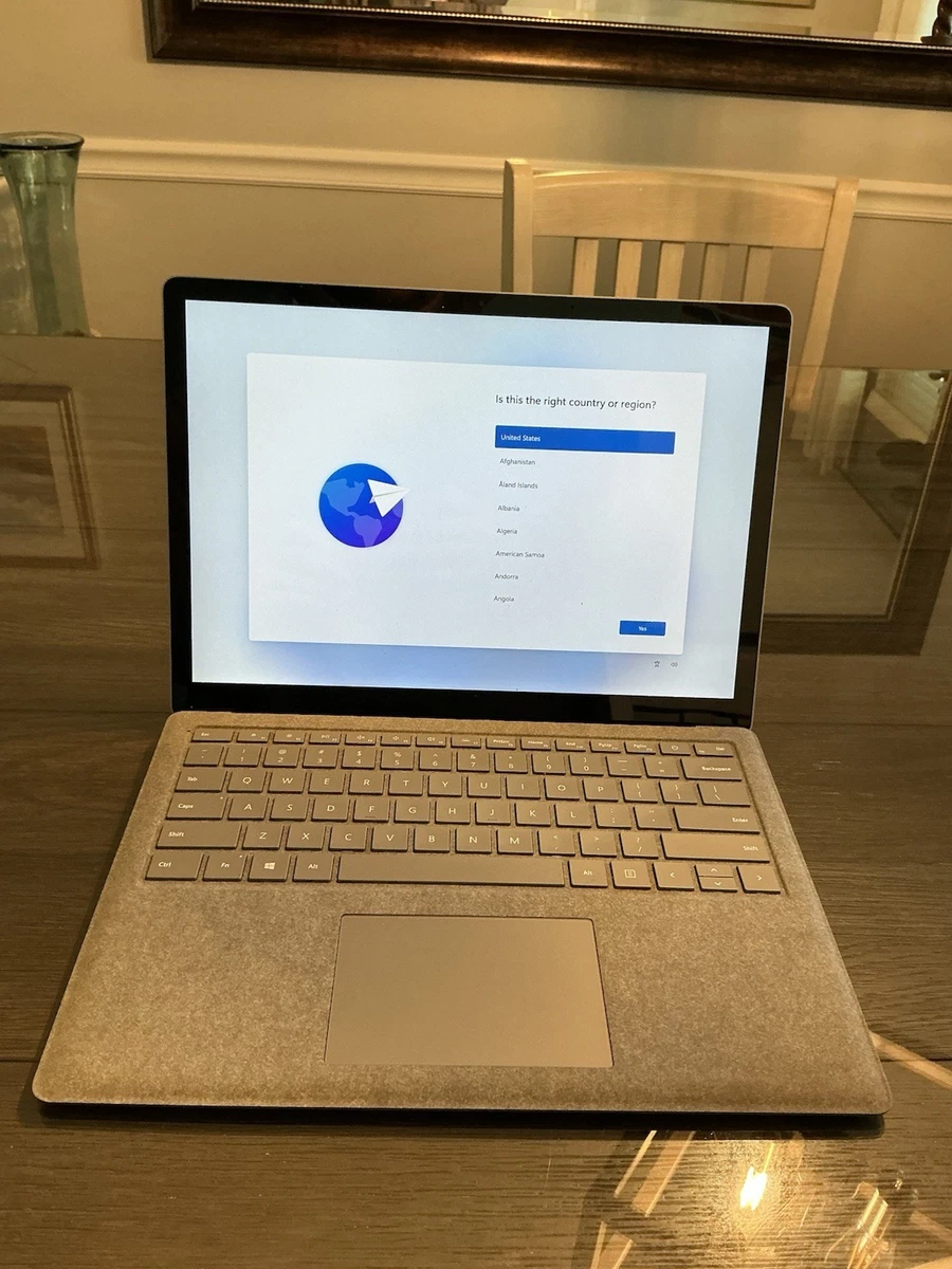 Microsoft Surface Book Intel Core i5 6th Gen. PC Laptops