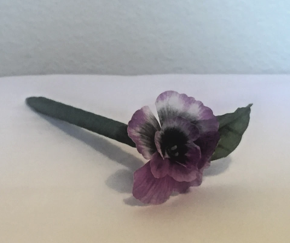 6 mini bolígrafos de flores de seda de pensamiento púrpura, ramo de bolígrafo, favor de boda Foto 2 de 3