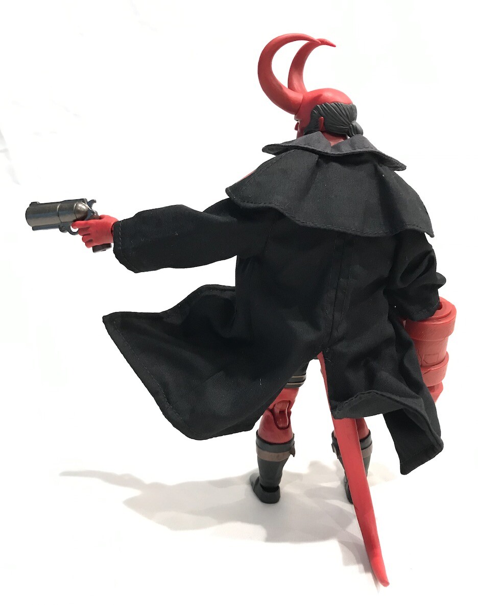 Hellboy フィギュア コート付き KC-HB-C-BK: Black Wired Trench Coat for 1000Toys Hellboy (No