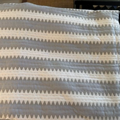 Matouk Schumacher Queen Matelasse Coverlet Apollo Geometric Cotton Dove - Image 1 of 2