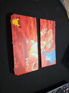 New Nintendo 3DS Cover Plates - Pokemon 20th Anniversary Charizard