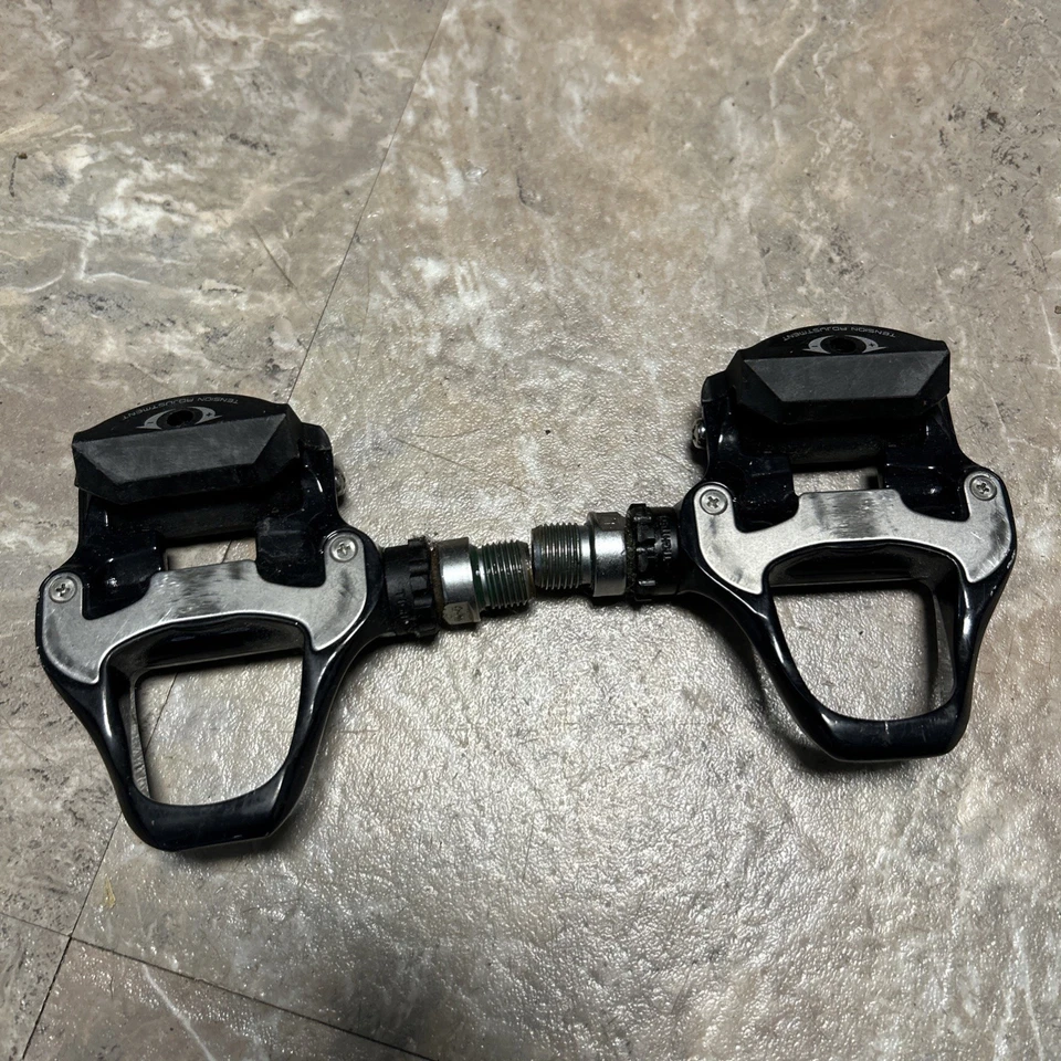Shimano 105 PD-5700 Pedals Clipless with Cleats - Image 2 of 4