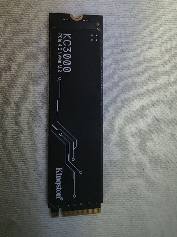 New/open box Kingston KC3000 4tb M.2 NVMe Internal SSD (SKC3000D/4096G)