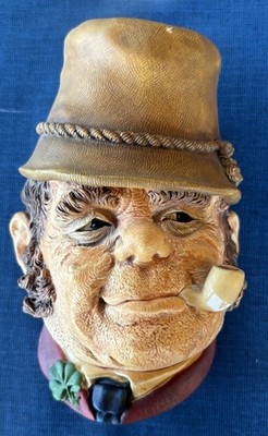 VINTAGE BOSSONS PADDY CHALKWARE WALL PLAQUE MADE IN ENGLAND PRE-OWNED