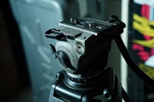 Cartoni Focus 100 Tripod Head with Benro Tripod Legs and Bag