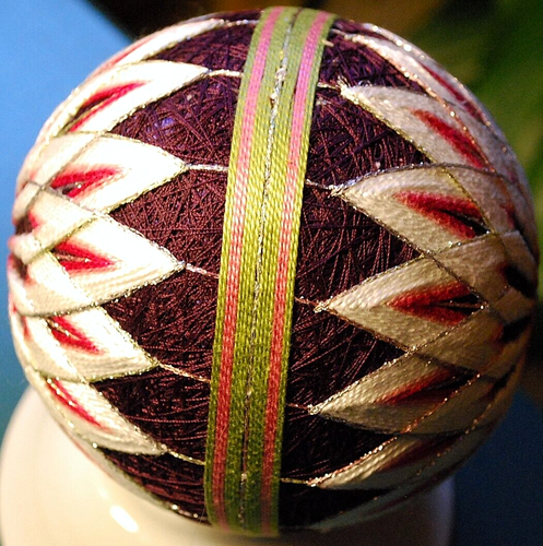 Vtg JAPANESE TEMARI THREAD HAND BALL Traditional Handmade FOLK ART Large Purple - Picture 15 of 23