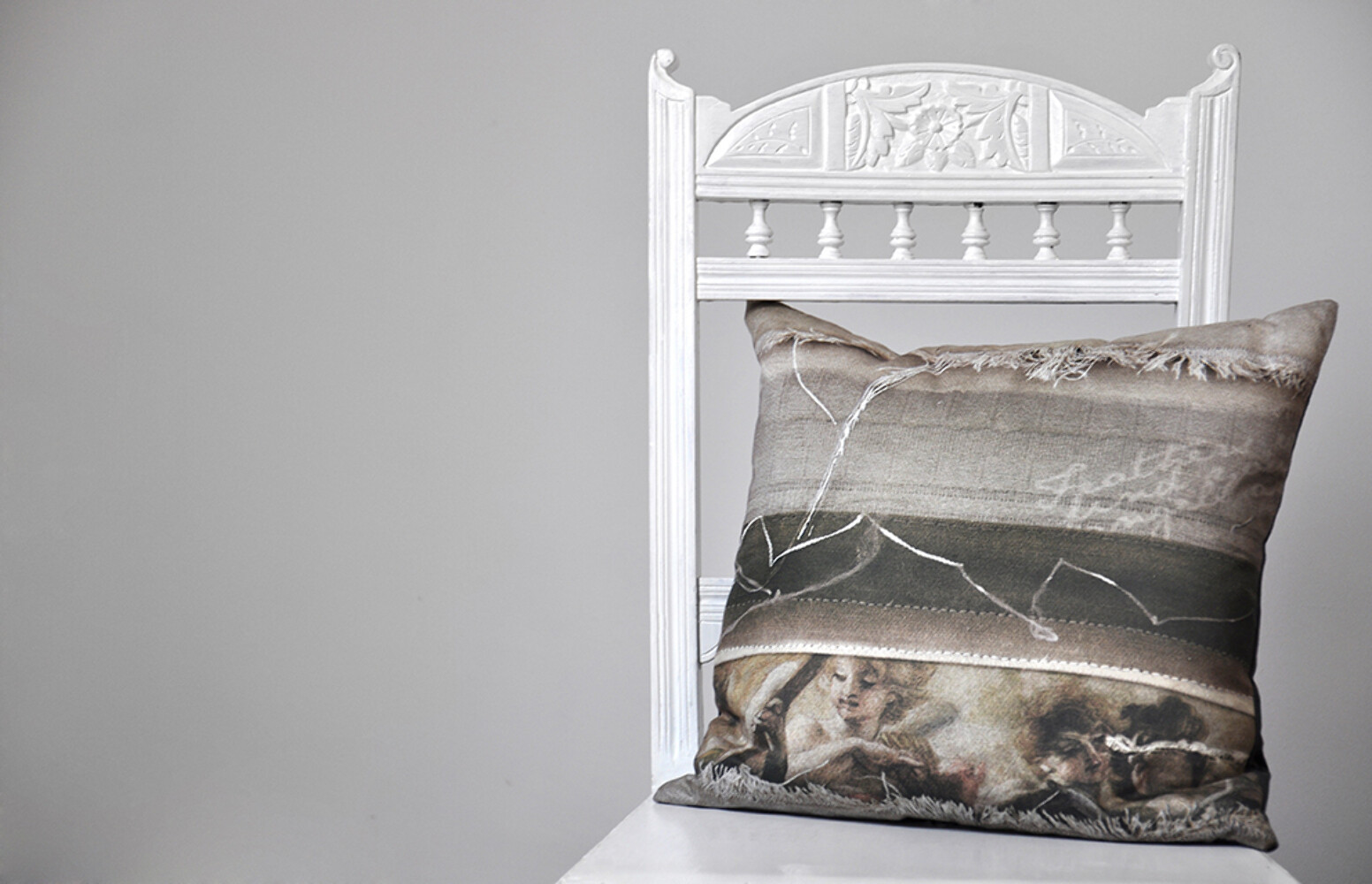 Sewn Cherubs Cotton Fabric Cushion Sofa Bed Cushions for Living Room