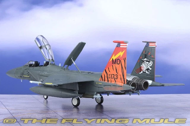 Hobby Master 1:72 F-15E Strike Eagle USAF 366th FW, 389th FS Thunderbolts Foto 2 de 4