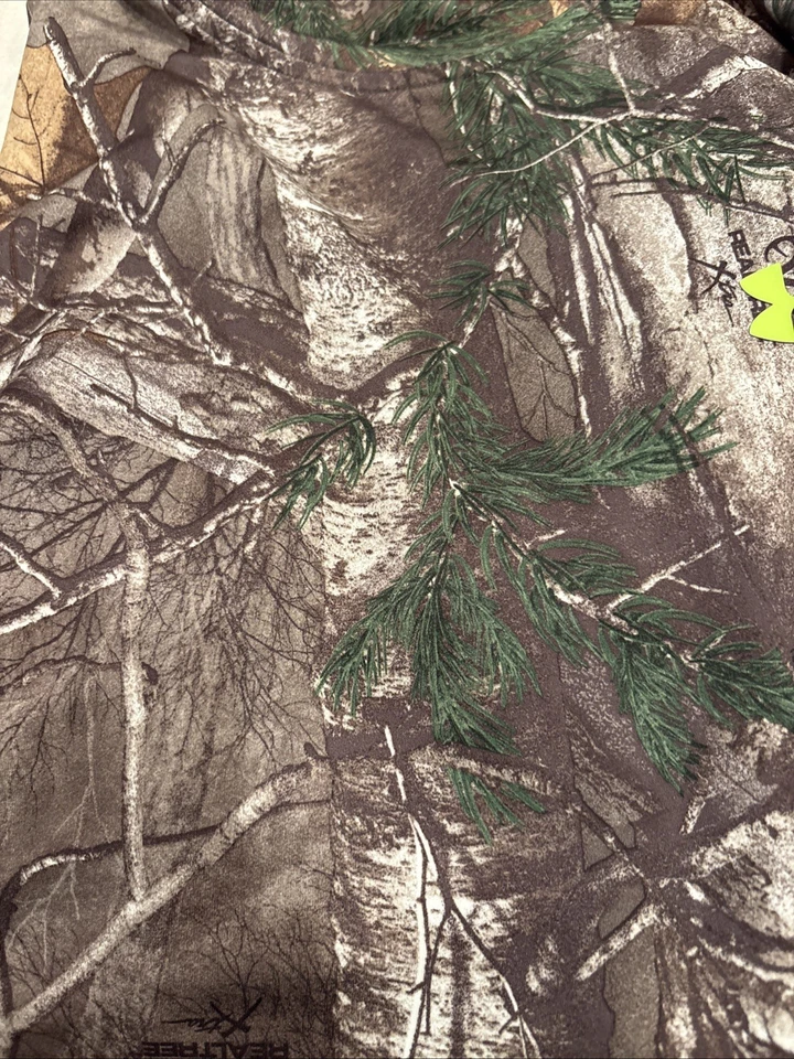 Under Armour Fitted ColdGear RealTree Camo Long Sleeve Shirt Medium - Image 4 of 4
