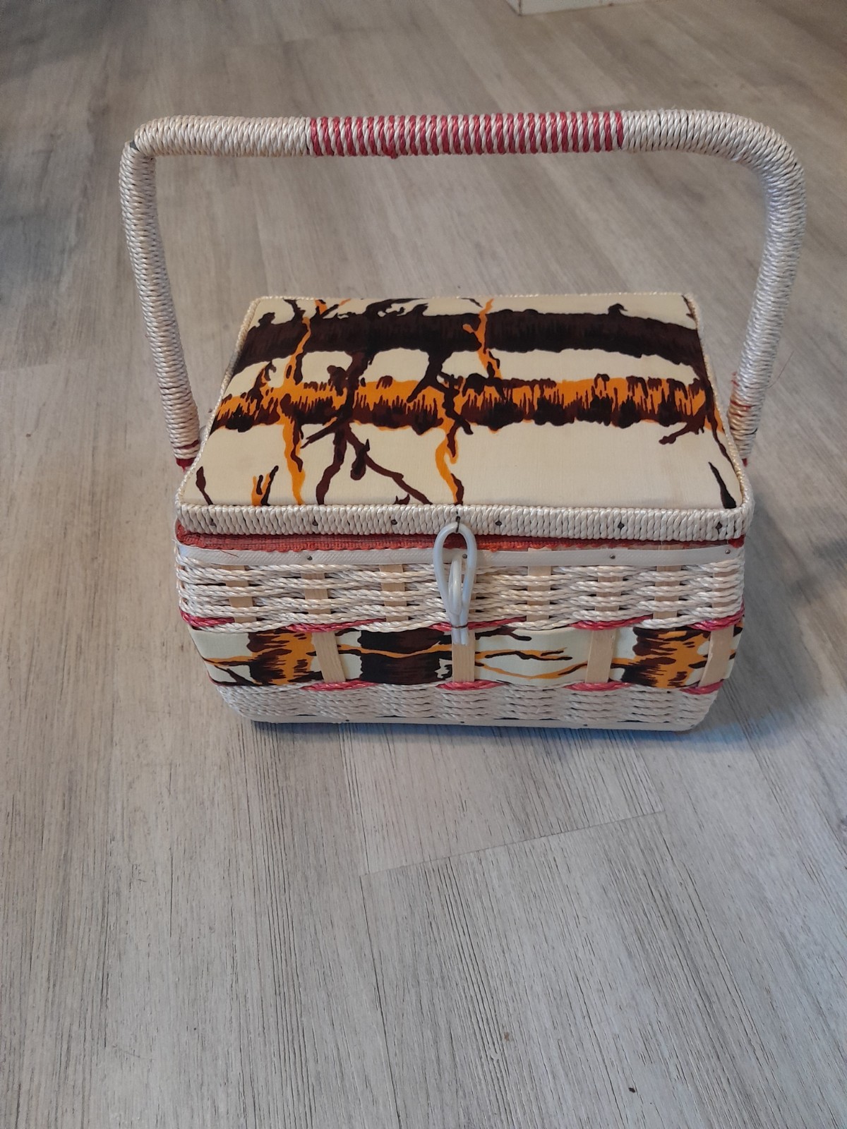 Vintage Sewing Basket 9" x 6.5" x 6.5"