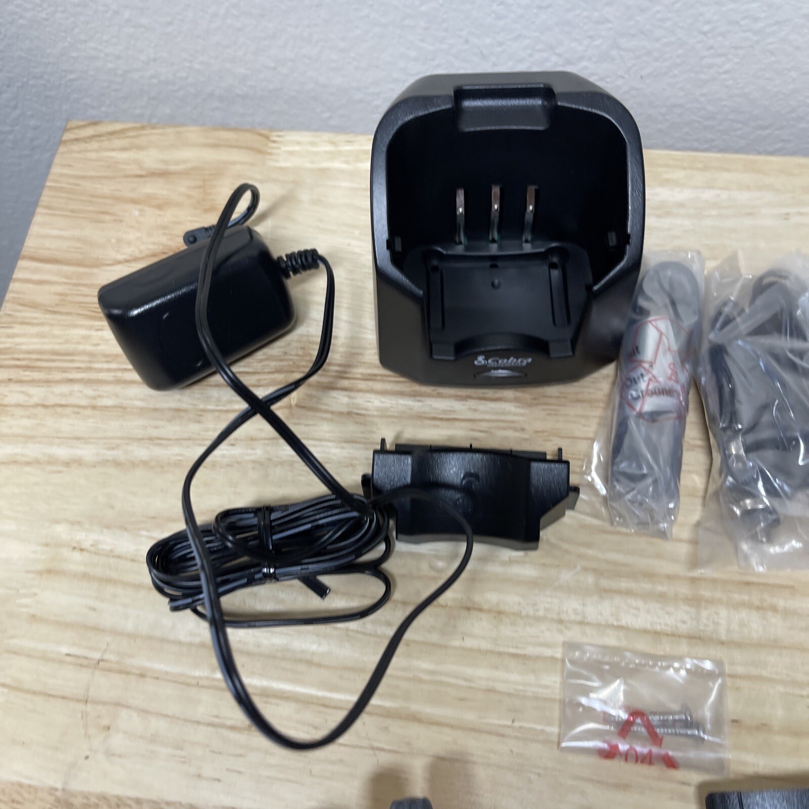 Cobra HH600 Marine VHF Radio Submersible Floating Emergency Bluetooth