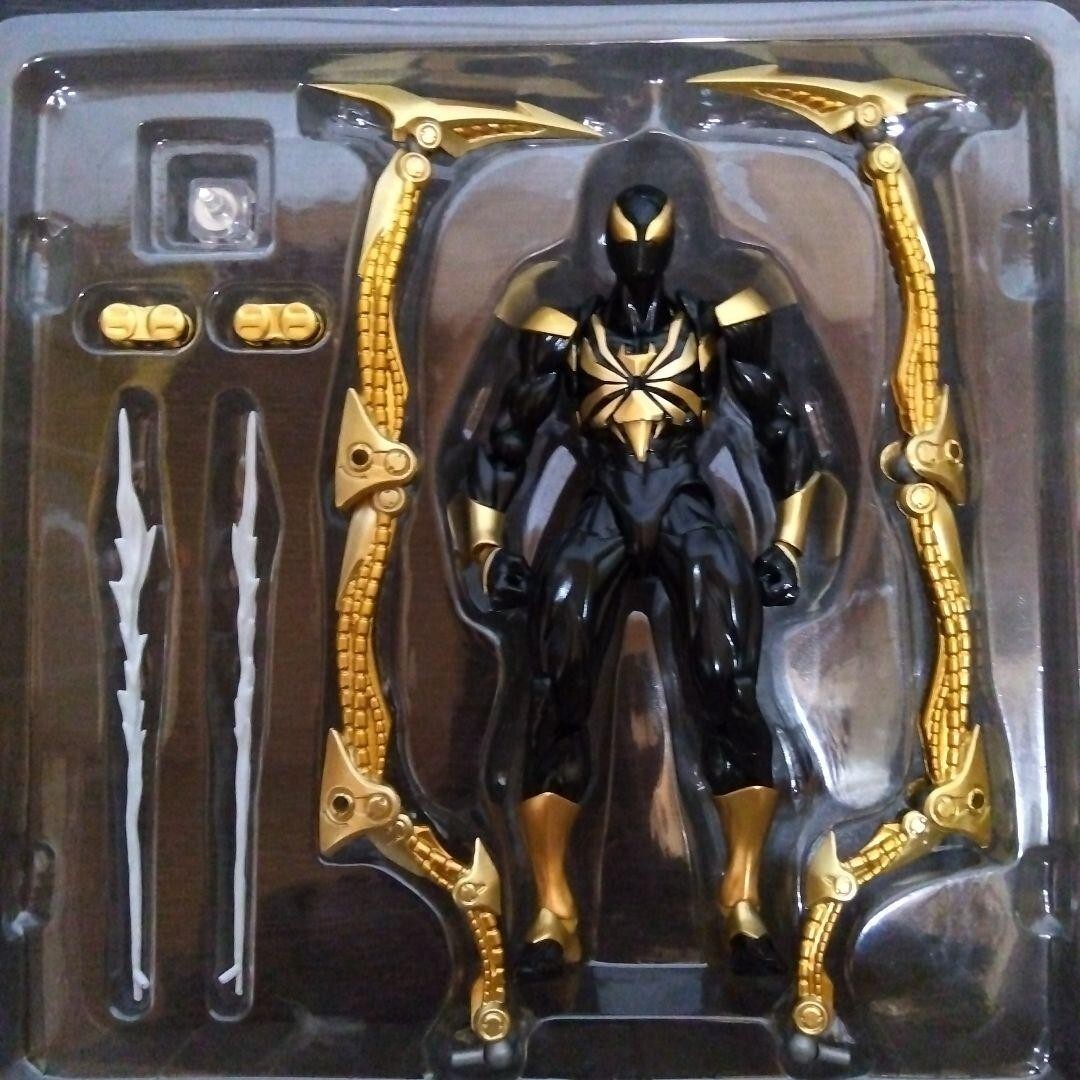 Revoltech Amazing Yamaguchi Iron Spider Black ver. Genuine