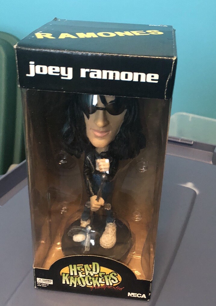 RAMONES JOEY RAMONE ULTRA RARE HEAD KNOCKERS BOBBLE HEAD RAMONES JOEY RAMONE ULTRA RARE HEAD KNOCKERS BOBBLE HEAD