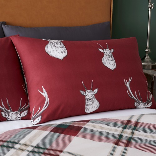 Catherine Lansfield Munro Stag Check Reversible Duvet Cover Bedding Set Red - Picture 21 of 41