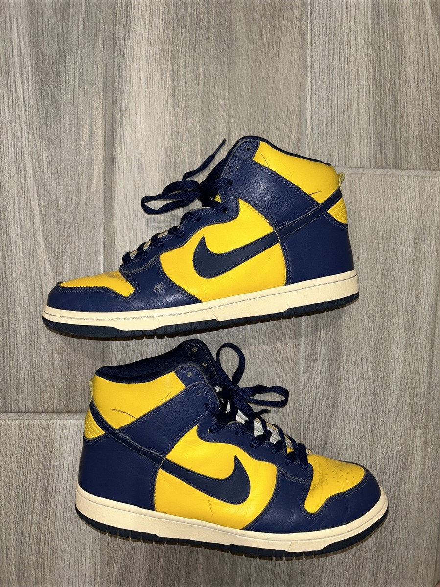 Size Nike Dunk High Michigans