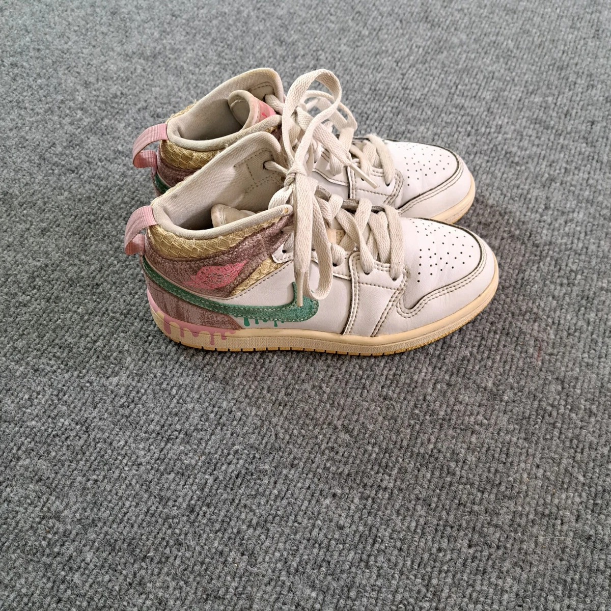 Nike paint deals drip shoes