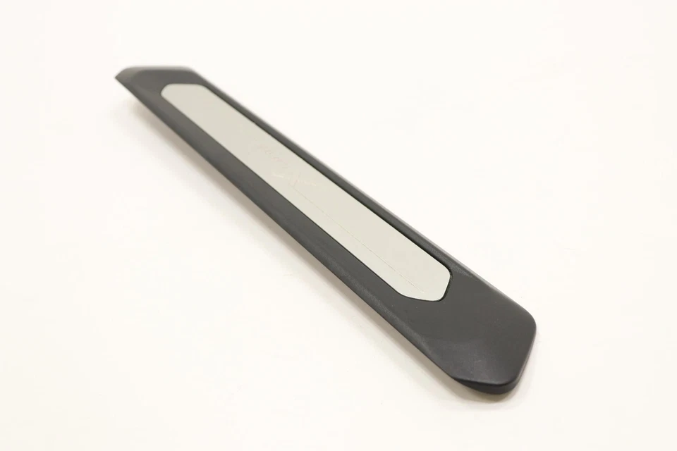 BMW X4 2019 placa de umbral Foto 3 de 4