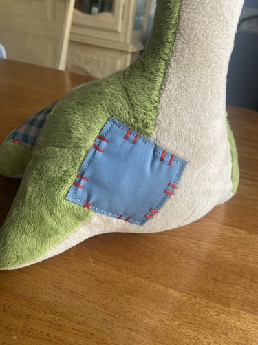 Apex Legends Big Nessie Plush made by Jakks Pacific - Picture 12 of 13