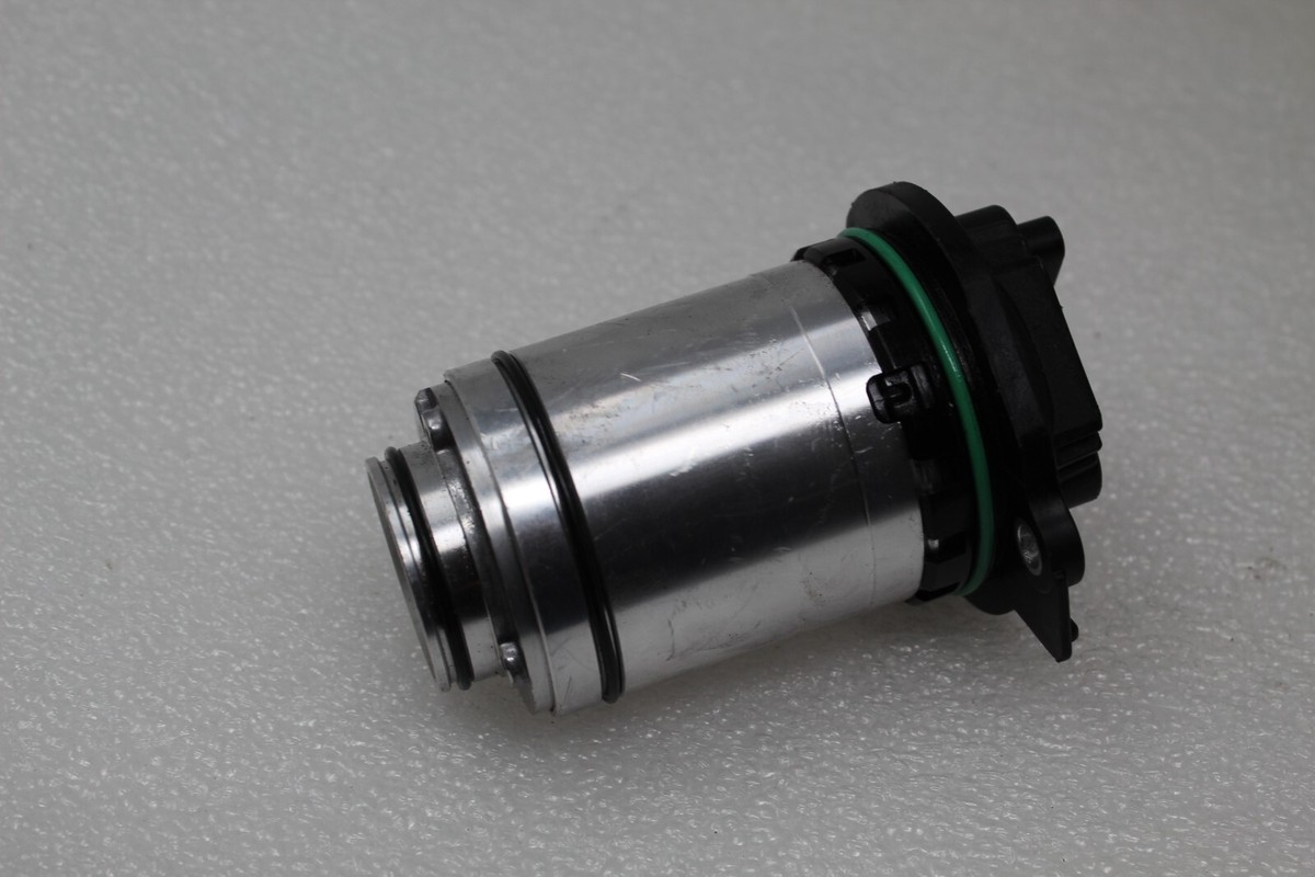 ydm　3点 02 YAMAHA XLT 800 MID SHAFT BEARING HOUSING 61X-45332-03-94