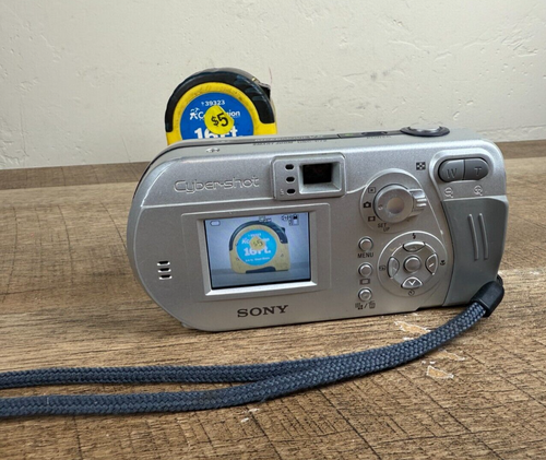 Sony Digital Camera Cybershot DSC-P72 3.2MP Silver w/16 MB CARD Tested & Works - Picture 2 of 6