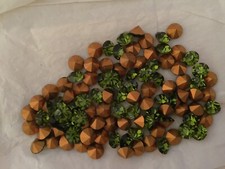 102 CABOCHONS OLIVINE GOLD FOLD. Cristal De Boheme Sarowski