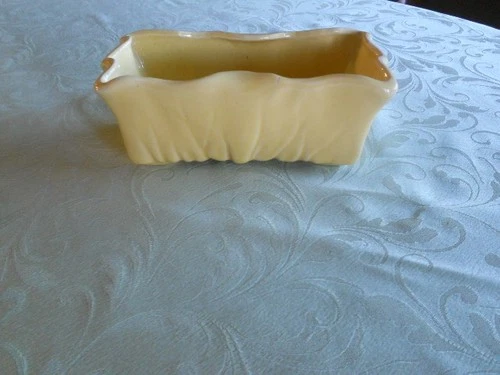 McCoy Planter /cabbage Leaf Fernery, 8" x4" - 1950's , Yellow