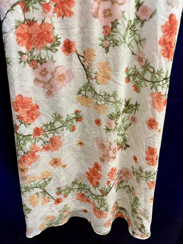 Vestido Chadwicks Floral Estampado Jardín Sin Mangas Ajuste y Acampanado Talla 4 Crochet Boho Foto 4 de 4