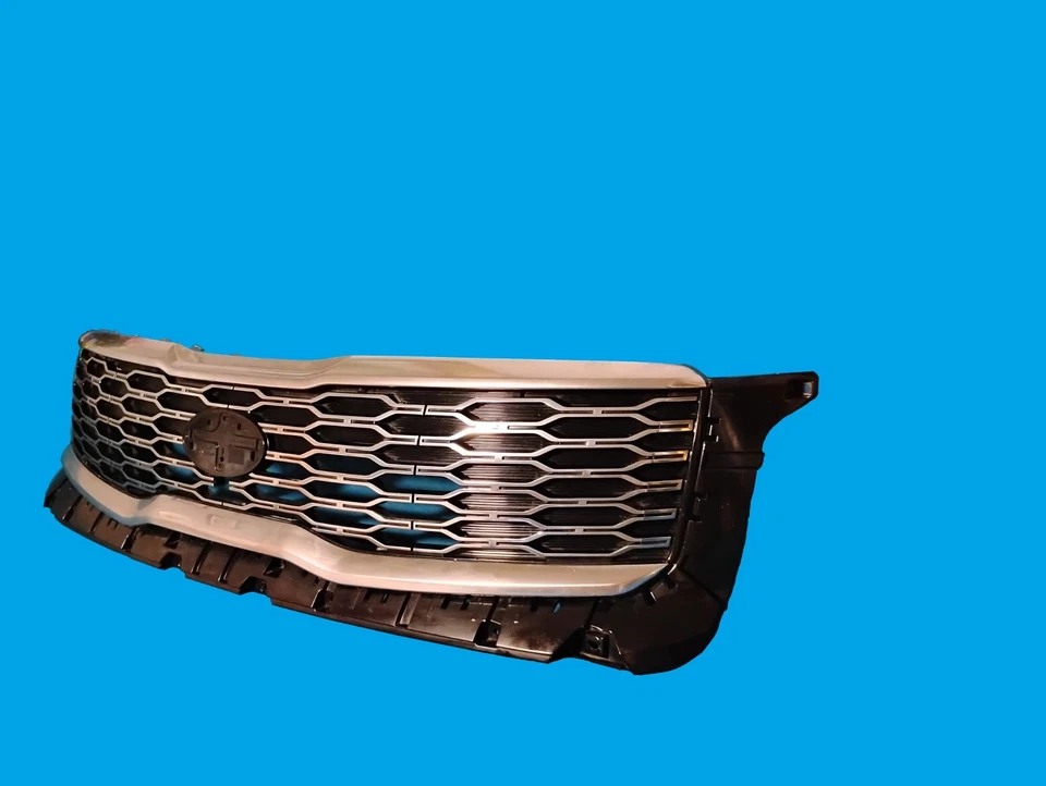 2020-2022 KIA Telluride Grille- Radiator Upper 86350-S9100 - Image 2 of 4