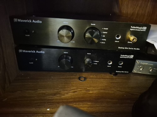 Maverick Audio TubeMagic A1 Hybrid Integrated Amplifier Driver Used No Cables