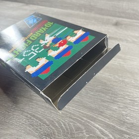 10-Yard Fight (Nintendo Entertainment System, 1985) NES CIB 5 Screw Hangtab