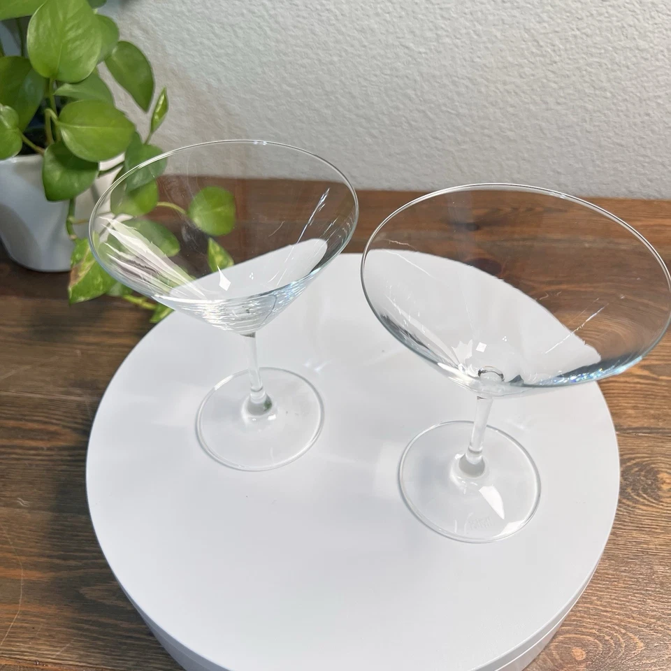 Juego de 2 piezas de repuesto de vidrio clásico Schott Zwiesel Martini de 6 oz Foto 2 de 4