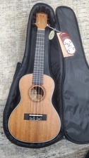 Donner Duc-200 4 String Right Handed Concert Ukulele In Soft Case With Pick