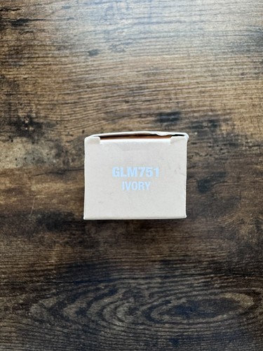 L.A. Girl Tinted Foundation, Buildable Natural Finish - #Glm751 IVORY NEW - Picture 3 of 6