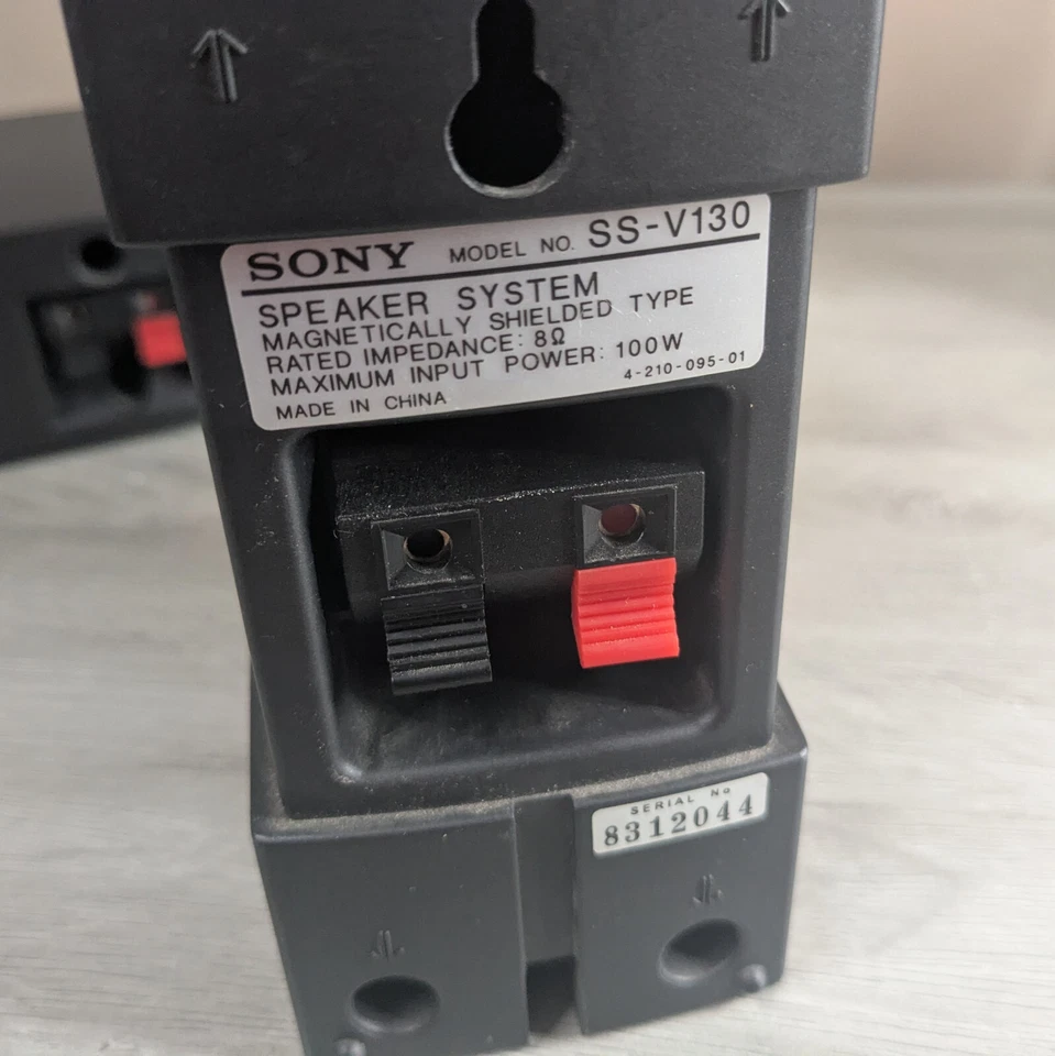 Sistema de altavoces Sony SS-CN130 (1) y SS-V130 (4) - Usado, sin probar Foto 4 de 4