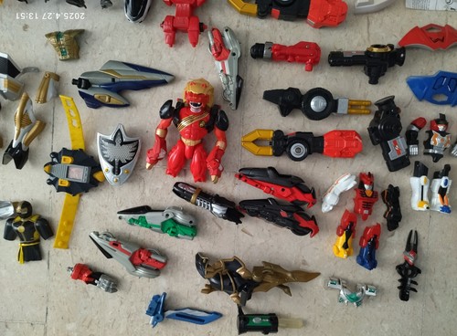 LOTTO job lot POWER RANGER RICAMBI Spares Parts body armour COLLECTION - Foto 5 di 6