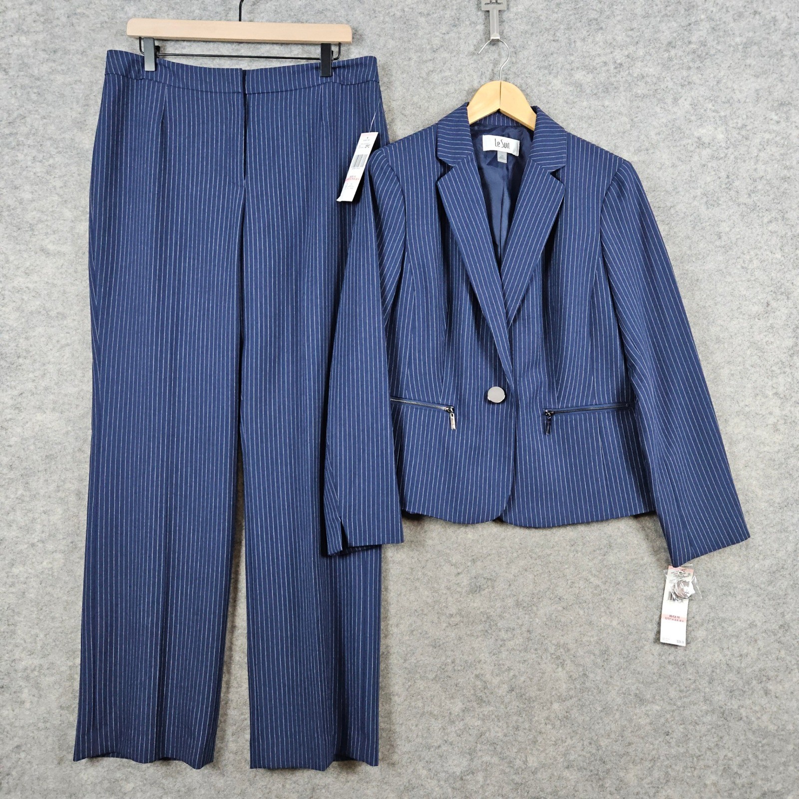 Le Suit Women's Navy Pinstriped Blazer Pants Suit Size 10 Professional NEW NWT