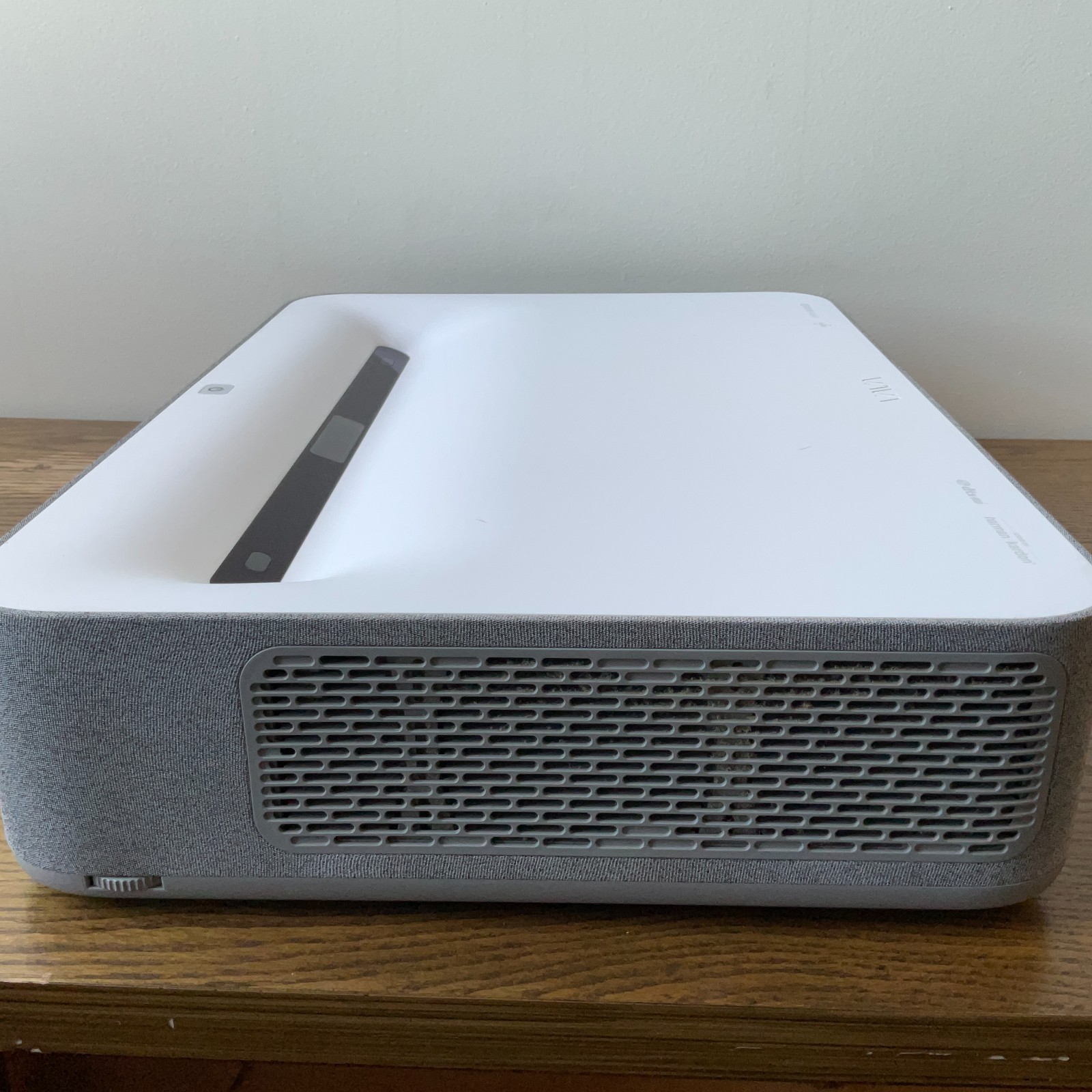 VAVA 4K Ultra Short Throw Projector (VA-LT002) – Excellent Condition w/remote