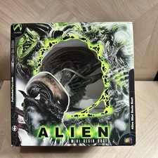 Alien Resin Bust Figure Mint Condition ULTRA RARE 2428/2500 Collectible